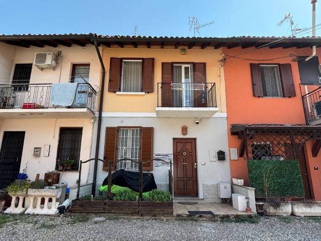 Villa Indipendente in vendita a Casorate Primo, Lombardia