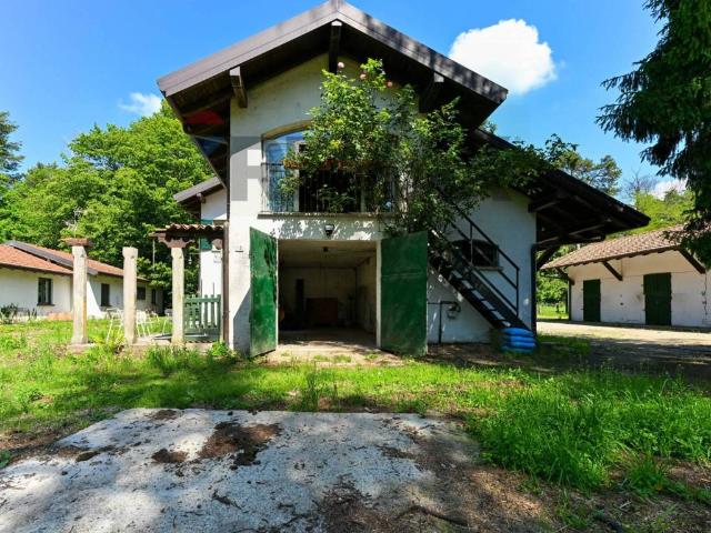 Villa Indipendente in vendita a Casorate Sempione, Lombardia