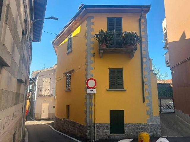 Villa Indipendente in vendita a Casorate Sempione, Varese