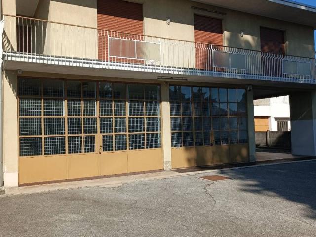 Villa Indipendente in vendita a Casorate Sempione, Lombardia