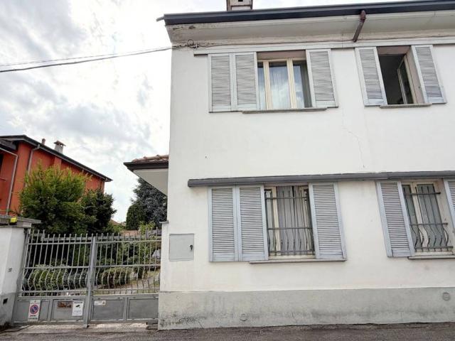 Villa Indipendente in vendita a Casorezzo, Milano