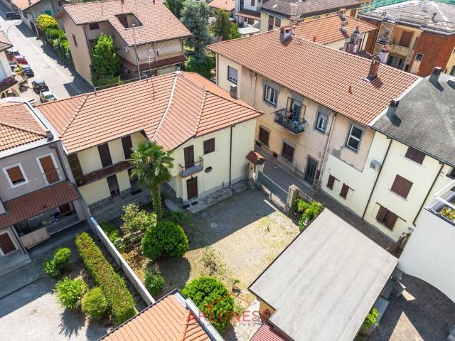 Villa Indipendente in vendita a Casorezzo, Lombardia