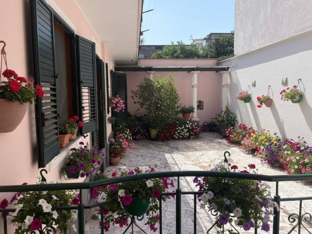 Villa Indipendente in vendita a Casoria, Campania