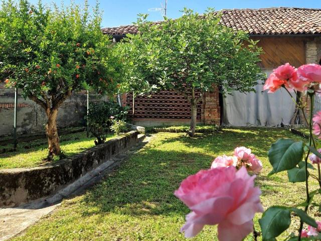 Villa Indipendente in vendita a Piemonte, Asti