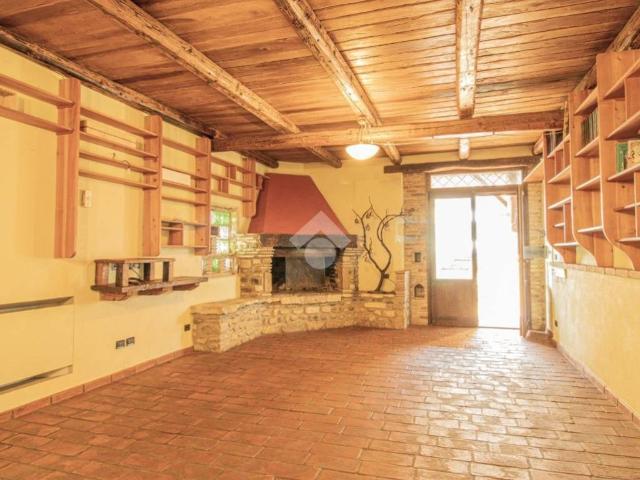 Villa Indipendente in vendita a Casperia, Lazio
