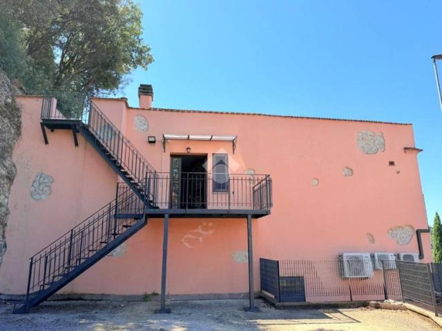Villa Indipendente in vendita a Casperia, Lazio