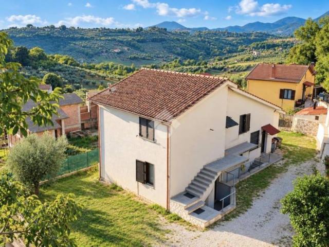 Villa Indipendente in vendita a Casperia, Rieti