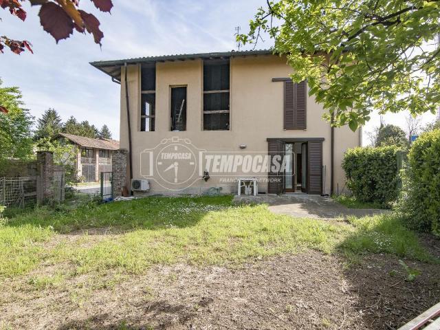 Villa Indipendente in vendita a Cassano D'adda, Lombardia