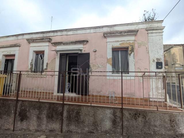 Villa Indipendente in vendita a Cassaro, Sicilia