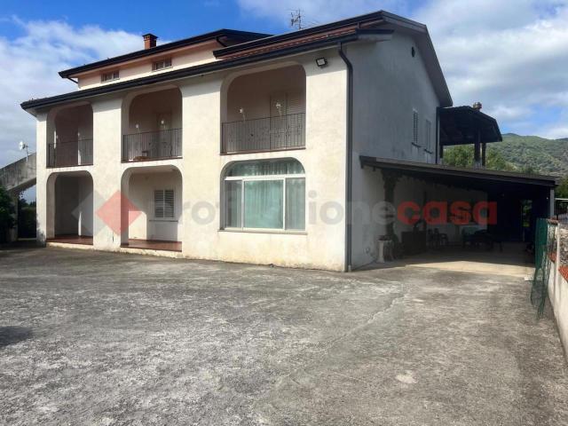 Villa Indipendente in vendita a Cassino, Lazio