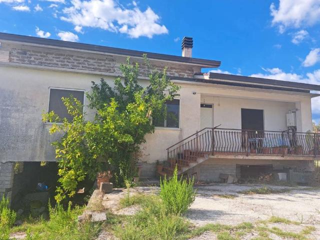 Villa Indipendente in vendita a San Bartolomeo, Cassino
