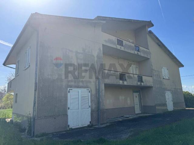 Villa Indipendente in vendita a San Silvestro, Cassino