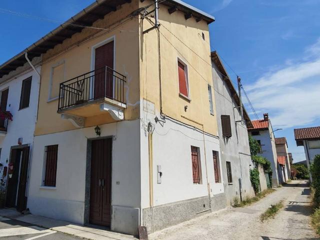 Villa Indipendente in vendita a Cassolnovo, Lombardia