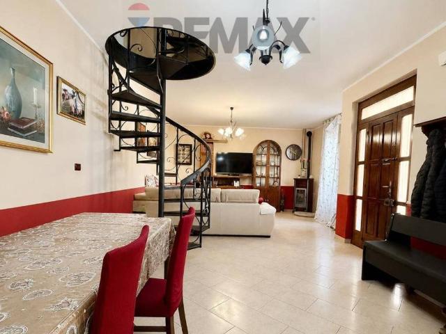 Villa Indipendente in vendita a Cassolnovo, Lombardia