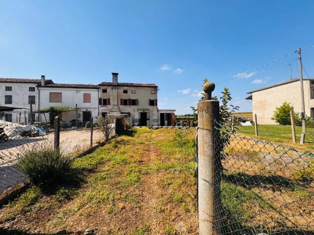 Villa Indipendente in vendita a Castagnaro, Verona