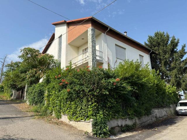 Villa Indipendente in vendita a Castagnole delle Lanze, Piemonte