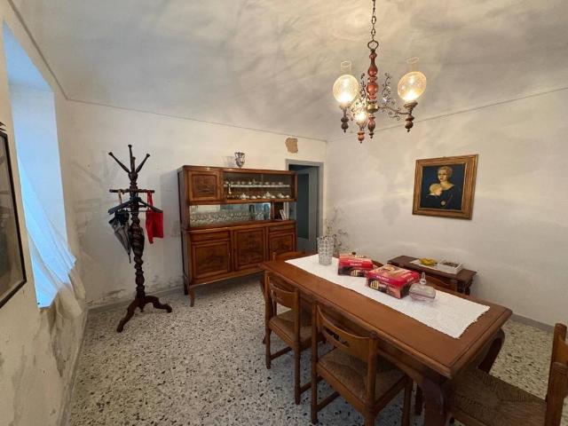 Villa Indipendente in vendita a Piemonte, Asti