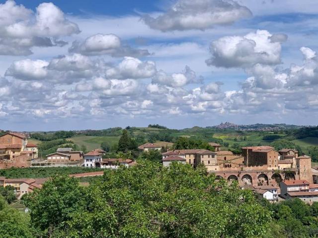 Villa Indipendente in vendita a Piemonte, Asti