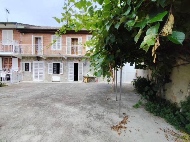 Villa Indipendente in vendita a Piemonte, Asti