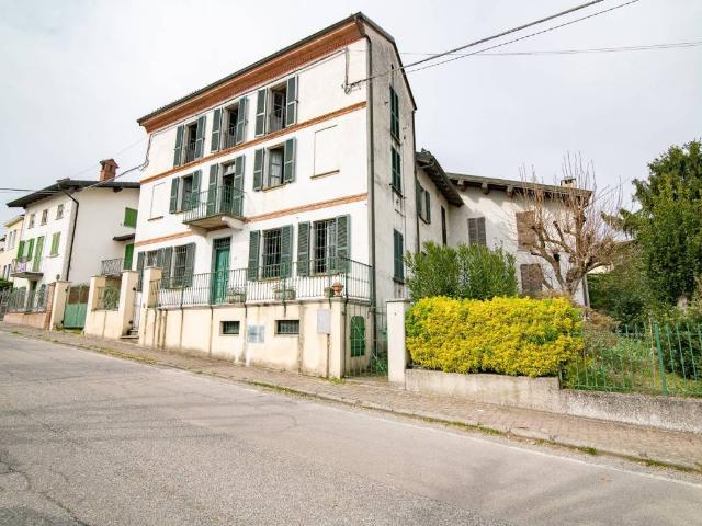 Villa Indipendente in vendita a Castana, Lombardia