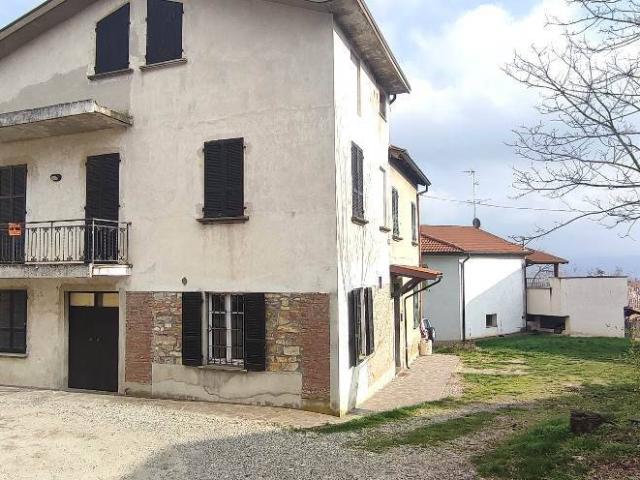 Villa Indipendente in vendita a Castana, Lombardia