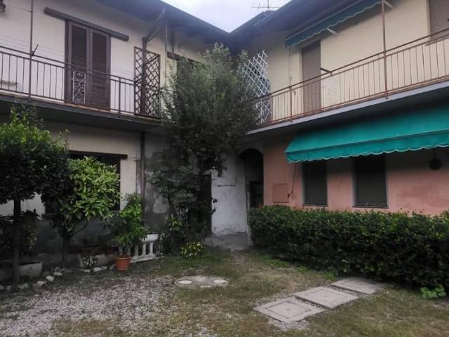 Villa Indipendente in vendita a Castano Primo, Lombardia