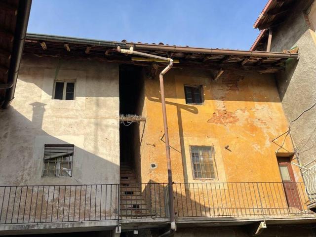 Villa Indipendente in vendita a Castano Primo, Lombardia