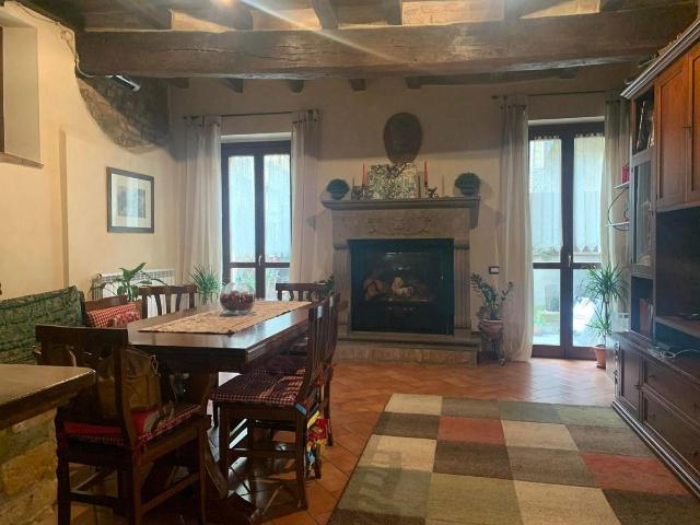 Villa Indipendente in vendita a Casteggio, Lombardia