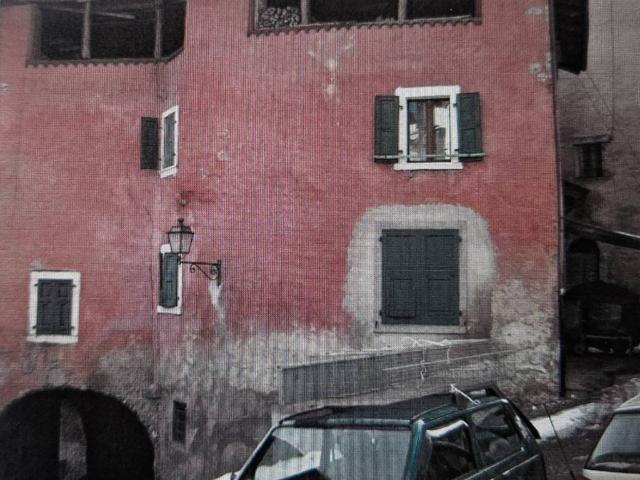 Villa Indipendente in vendita a Comunità delle Giudicarie, Castel Condino