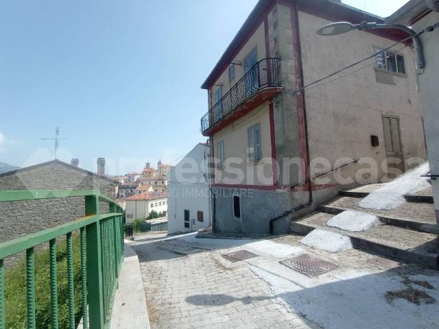 Villa Indipendente in vendita a Castel Del Giudice, Molise