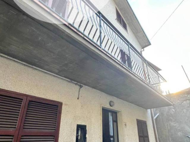 Villa Indipendente in vendita a Castel Di Ieri, Abruzzo