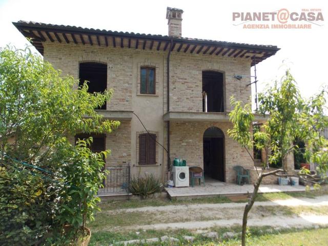 Villa Indipendente in vendita a Piattoni, Marche