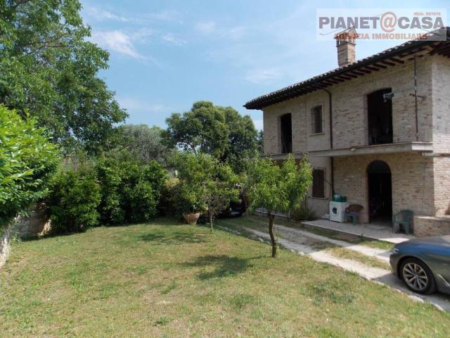 Villa Indipendente in vendita a Piattoni, Marche
