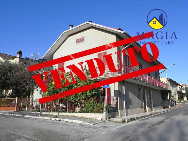 Villa Indipendente in vendita a Sambuco, Marche