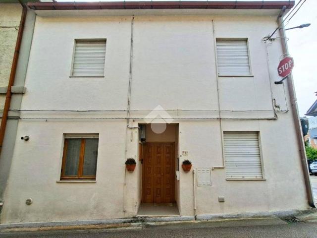 Villa Indipendente in vendita a Cerreto, Marche
