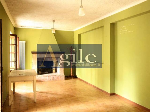 Villa Indipendente in vendita a Piattoni, Marche