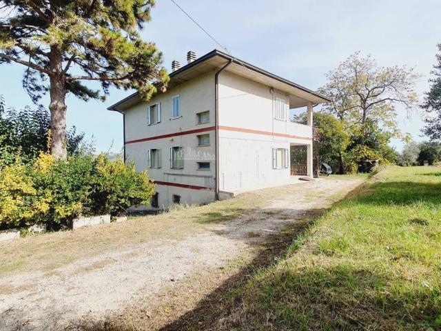 Villa Indipendente in vendita a Piattoni, Marche