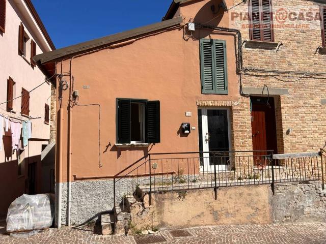 Villa Indipendente in vendita a Sambuco, Marche