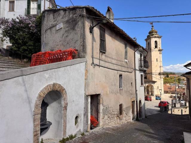 Villa Indipendente in vendita a Castel Di Sangro, Abruzzo
