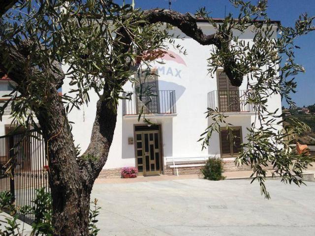 Villa Indipendente in vendita a Castel Frentano, Abruzzo