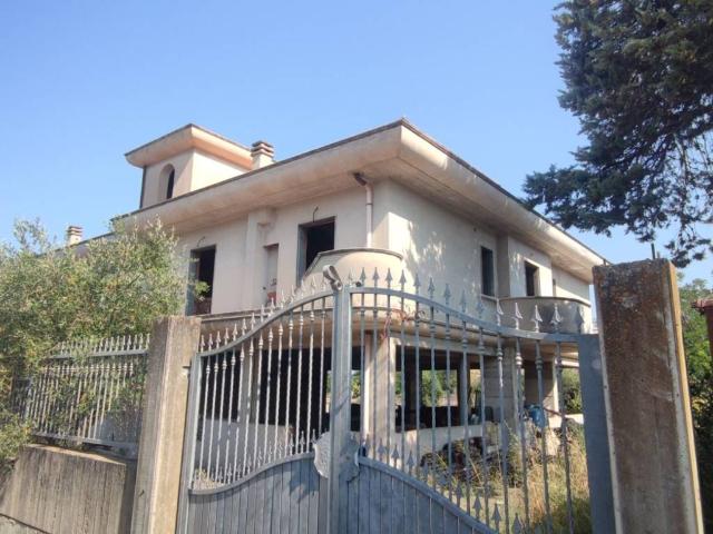 Villa Indipendente in vendita a Colli Lilli, Roma Capitale
