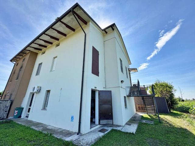 Villa Indipendente in vendita a Poiano, Castel Goffredo