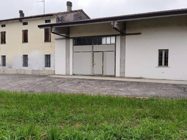 Villa Indipendente in vendita a Castel Goffredo, Lombardia