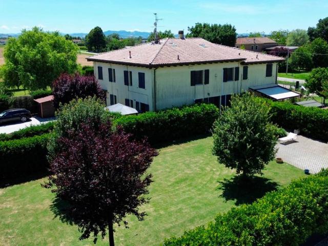 Villa Indipendente in vendita a Nuovo Circondario Imolese, Castel Guelfo Di Bologna