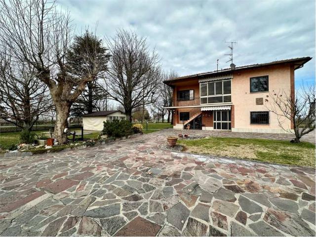 Villa Indipendente in vendita a Nuovo Circondario Imolese, Castel Guelfo Di Bologna