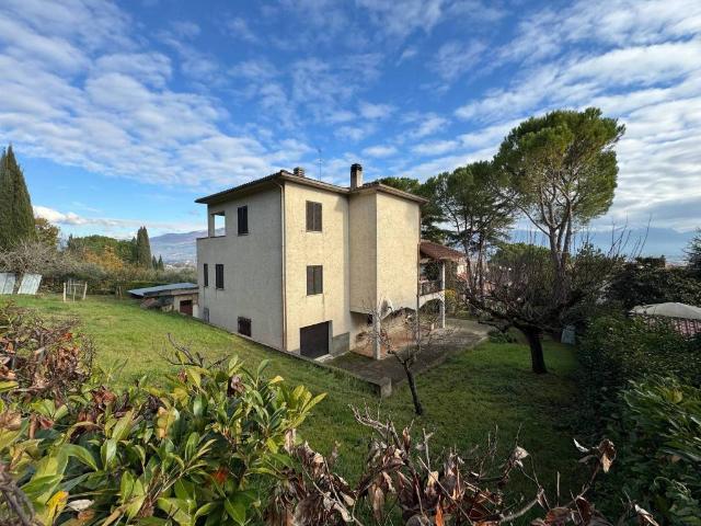Villa Indipendente in vendita a Castel Ritaldi, Umbria