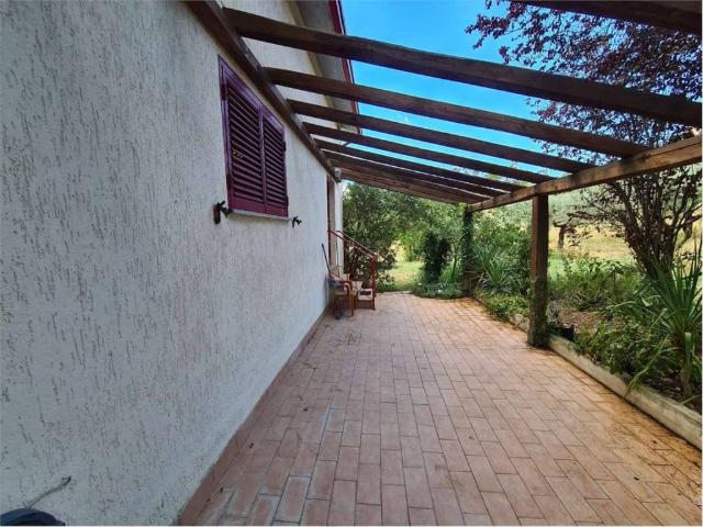 Villa Indipendente in vendita a Castel Ritaldi, Umbria