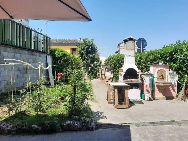 Villa Indipendente in vendita a Castel San Giovanni, Reggio Emilia