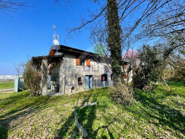 Villa Indipendente in vendita a Castel San Giovanni, Reggio Emilia