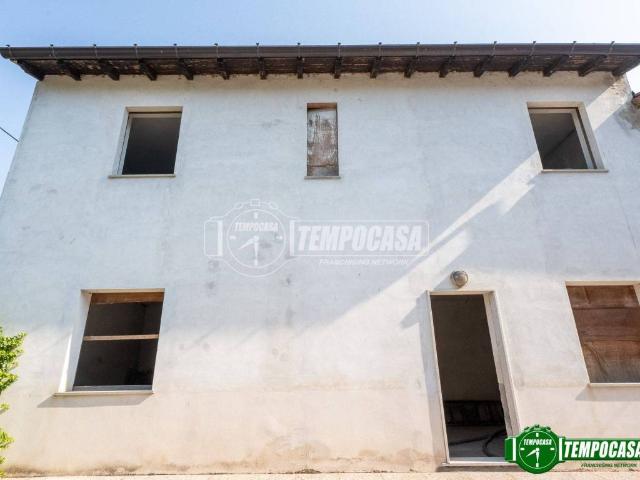 Villa Indipendente in vendita a Castel San Giovanni, Reggio Emilia